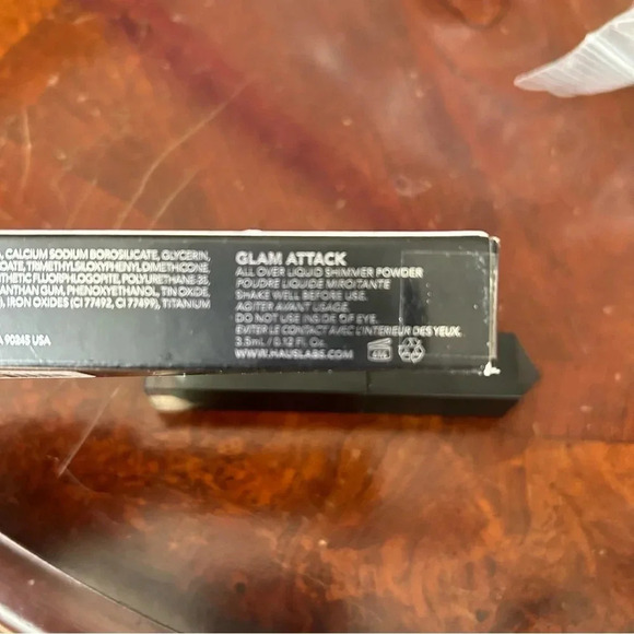 Haus Laboratories Glam Attack All Over Liquid Shimmer Powder in Dynasty - Picture 2 of 5